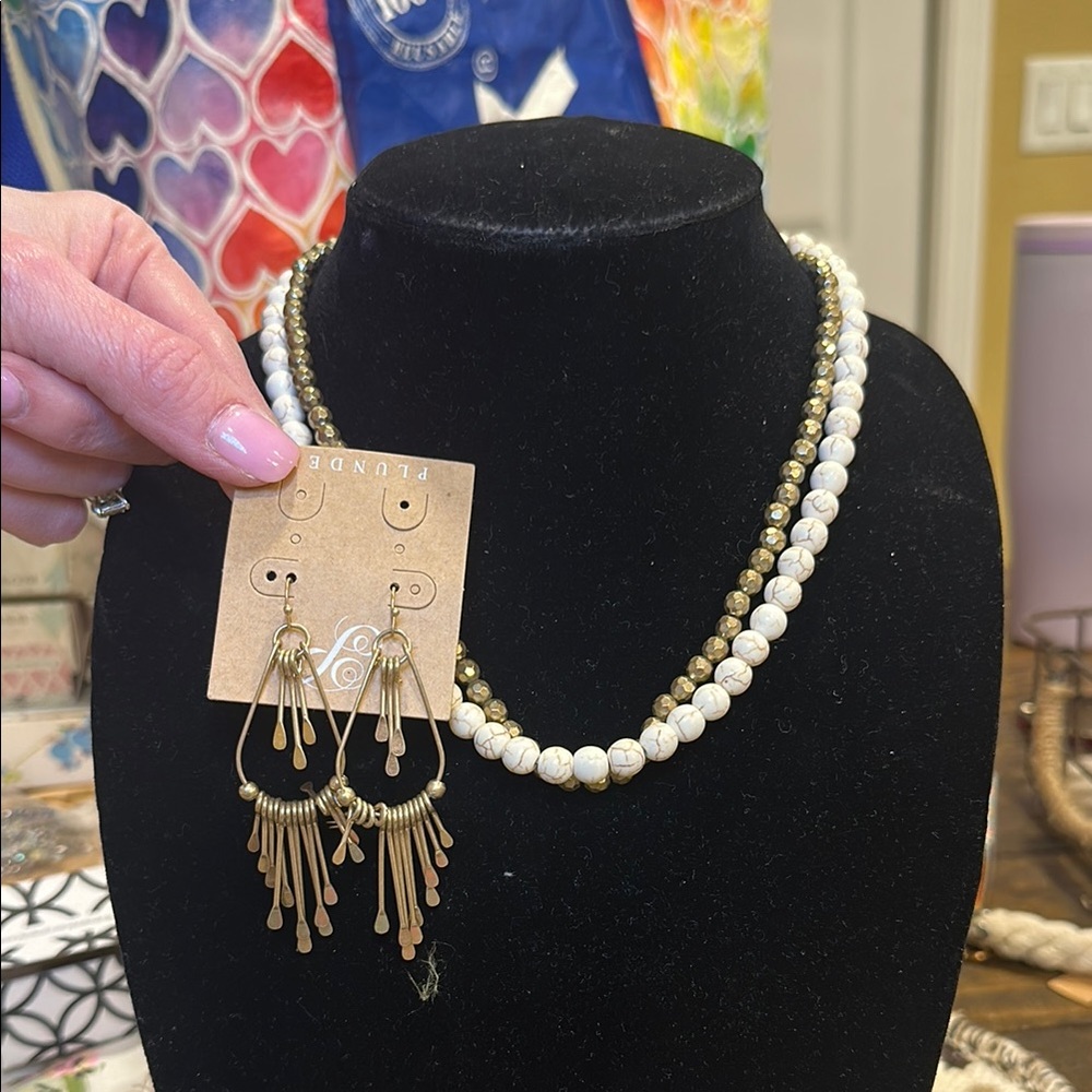 Plunder Gold and White Beaded Necklace with Earrings